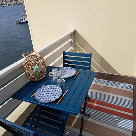 아파트 Petit Cocon Climatise, Vue Et Wifi 아그